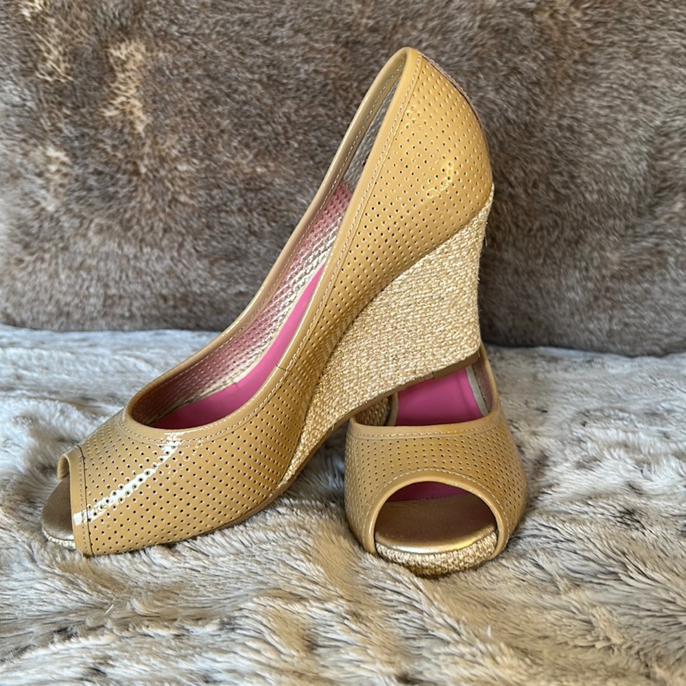 Lily Pulitzer nude wedge